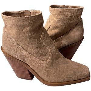 VINCE CAMUTO Amtinda Bootie Sand Suede Western Size 7.5